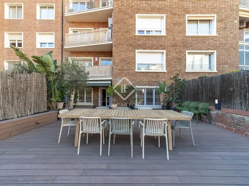 4 Bedrooms Apartment in Balmes