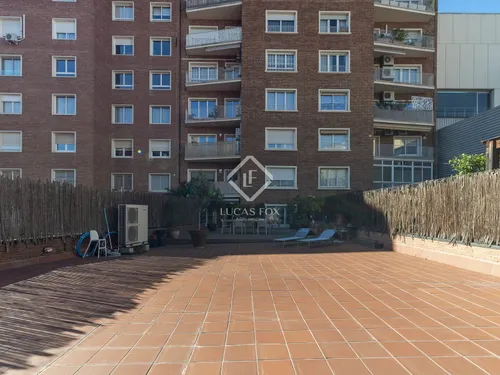 4 Bedrooms Apartment in Balmes