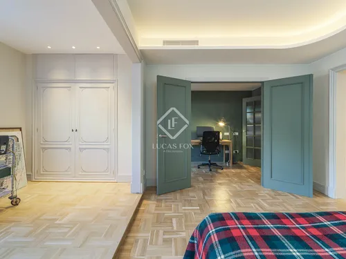 4 Bedrooms Apartment in Balmes