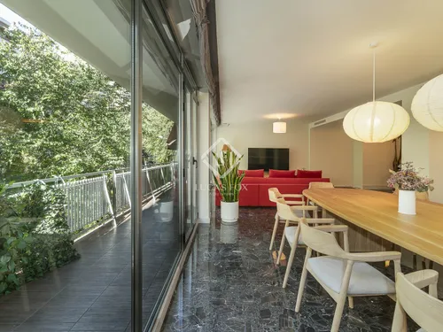 4 Bedrooms Apartment in Balmes