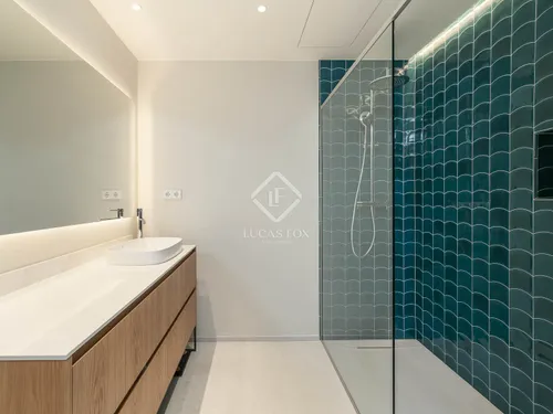 4 Bedrooms Apartment in Balmes