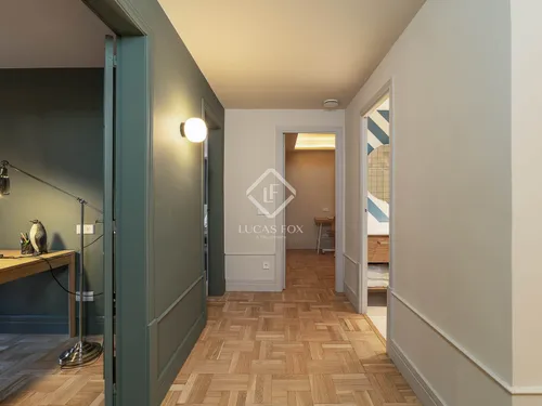 4 Bedrooms Apartment in Balmes