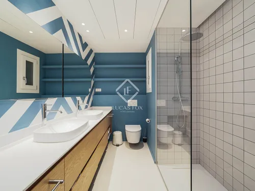 4 Bedrooms Apartment in Balmes