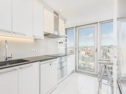 3 Bedrooms Apartment in Paseo Garcia Faria