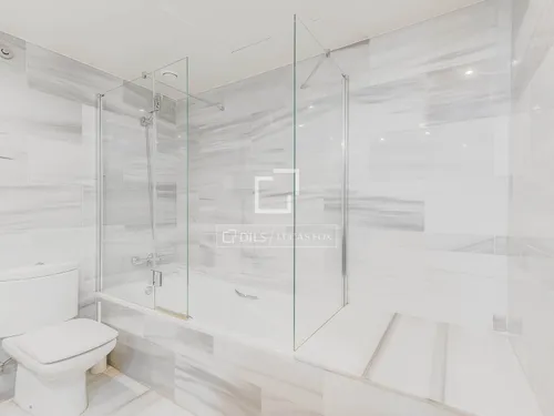 3 Bedrooms Apartment in Paseo Garcia Faria