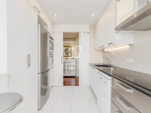 3 Bedrooms Apartment in Paseo Garcia Faria