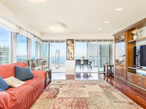 3 Bedrooms Apartment in Paseo Garcia Faria