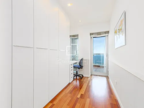 3 Bedrooms Apartment in Paseo Garcia Faria