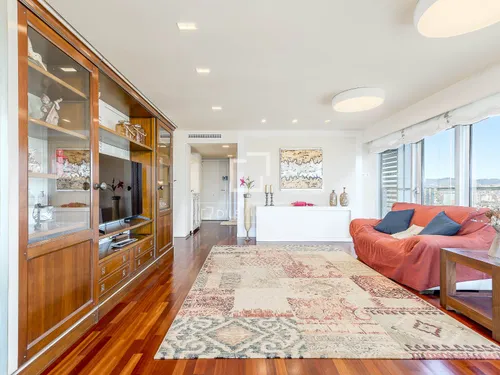 3 Bedrooms Apartment in Paseo Garcia Faria