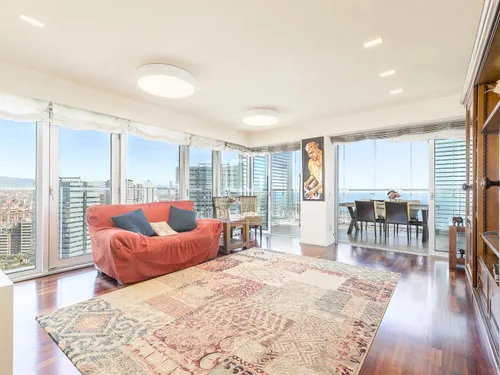 3 Bedrooms Apartment in Paseo Garcia Faria