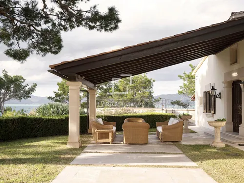 3 Bedrooms House / Villa in Camí vell de la Victòria