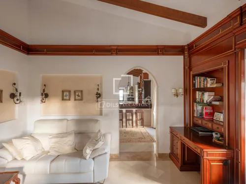 3 Bedrooms House / Villa in Camí vell de la Victòria