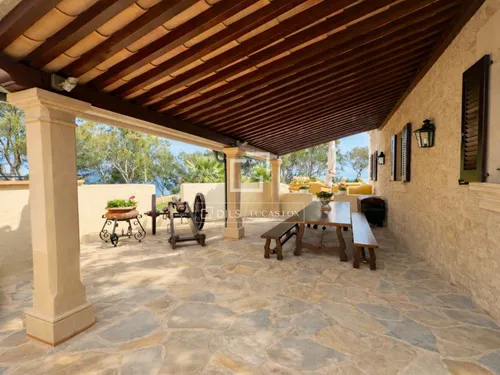 3 Bedrooms House / Villa in Camí vell de la Victòria