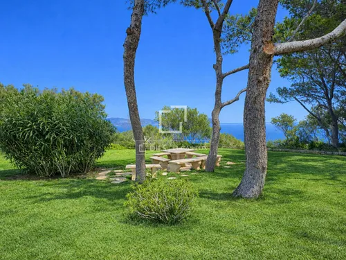 3 Bedrooms House / Villa in Camí vell de la Victòria