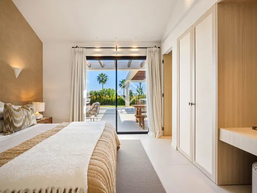 4 Bedrooms House / Villa in Calle Haza del Conde