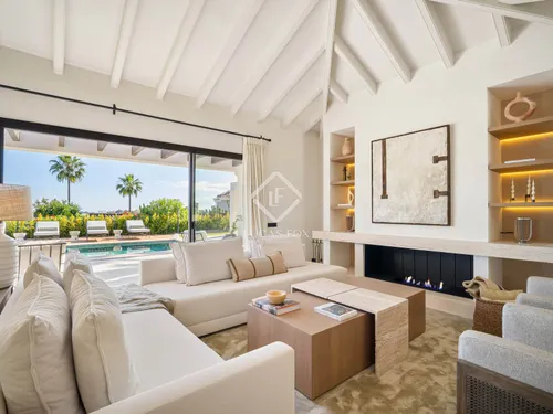 4 Bedrooms House / Villa in Calle Haza del Conde