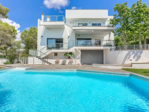5 Bedrooms House / Villa in Calle Dolors Gual Torrella