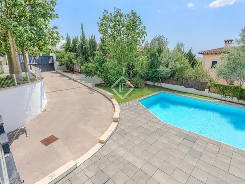 5 Bedrooms House / Villa in Calle Dolors Gual Torrella