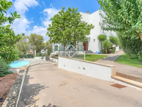 5 Bedrooms House / Villa in Calle Dolors Gual Torrella