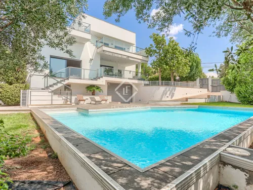 5 Bedrooms House / Villa in Calle Dolors Gual Torrella