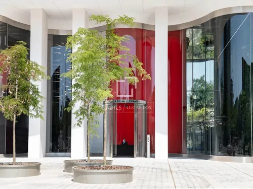 3 Bedrooms Apartment in Rambla Prim