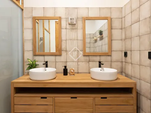 2 Bedrooms Apartment in Balmes