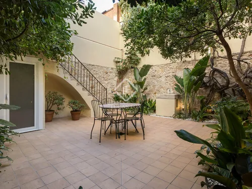 2 Bedrooms Apartment in Balmes