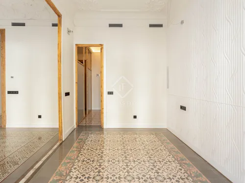 2 Bedrooms Apartment in Balmes