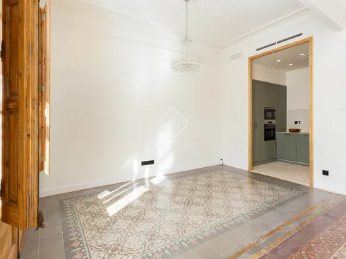 2 Bedrooms Apartment in Balmes