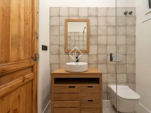 2 Bedrooms Apartment in Balmes