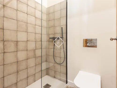 2 Bedrooms Apartment in Balmes