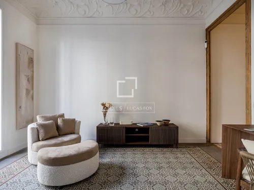 2 Bedrooms Apartment in Balmes