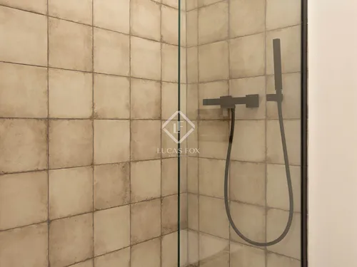 2 Bedrooms Apartment in Balmes