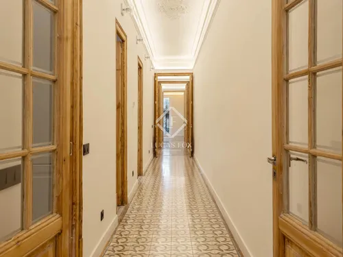 2 Bedrooms Apartment in Balmes