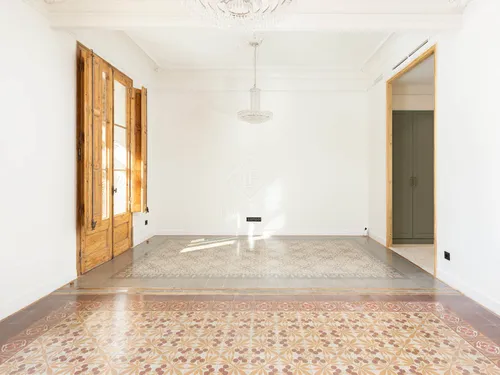 2 Bedrooms Apartment in Balmes