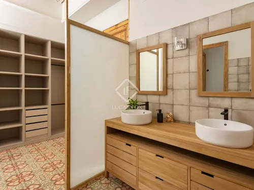 2 Bedrooms Apartment in Balmes