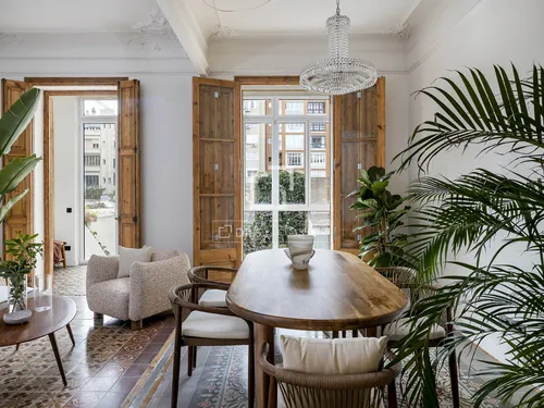 2 Bedrooms Apartment in Balmes