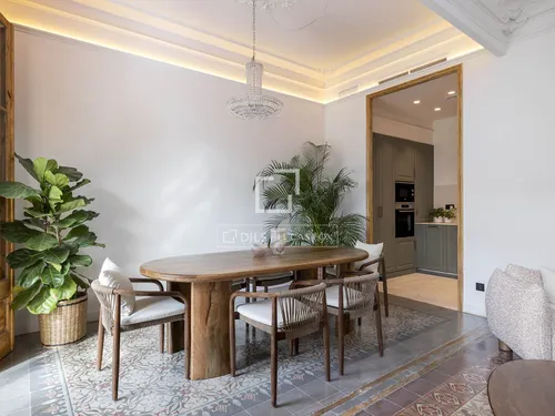 2 Bedrooms Apartment in Balmes