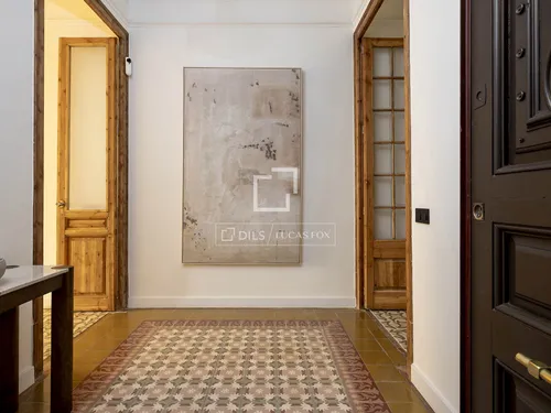 2 Bedrooms Apartment in Balmes