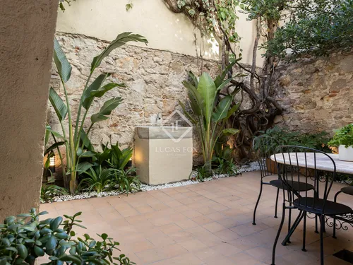 2 Bedrooms Apartment in Balmes