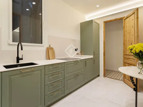 2 Bedrooms Apartment in Balmes