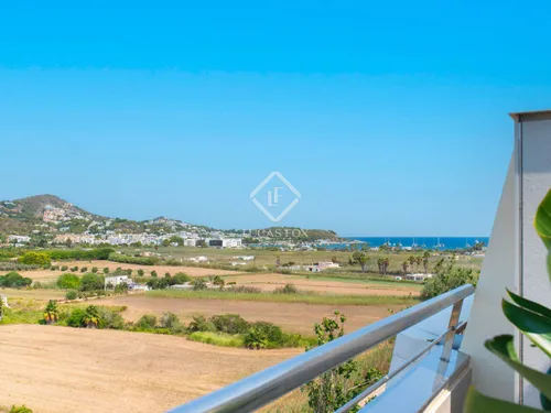 3 Bedrooms Apartment in Ses Torres