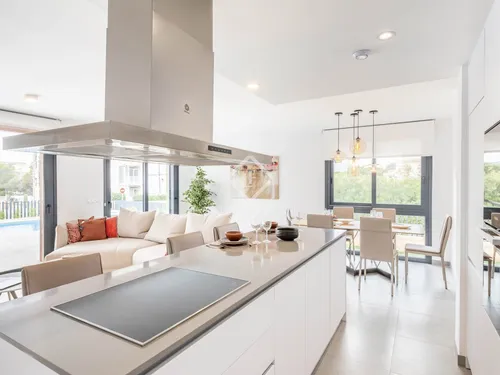 3 Bedrooms House / Villa in Carrer dels molls