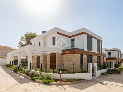 3 Bedrooms House / Villa in Carrer dels molls