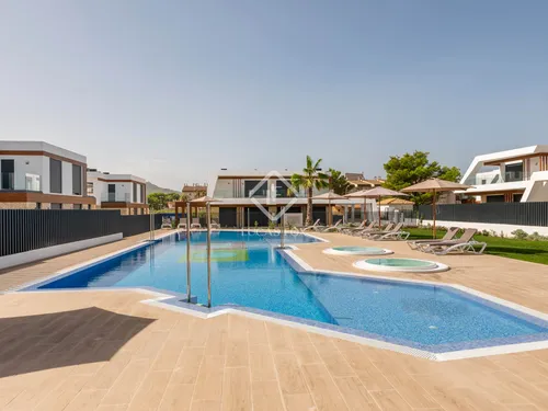 3 Bedrooms House / Villa in Carrer dels molls