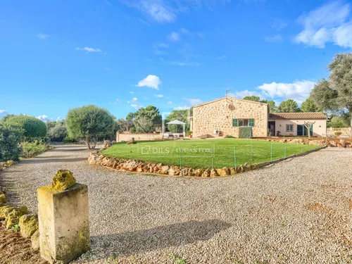 4 Bedrooms House / Villa in Calle Mare Selva