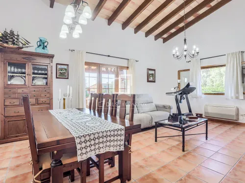 4 Bedrooms House / Villa in Calle Mare Selva