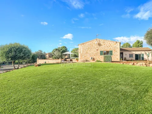 4 Bedrooms House / Villa in Calle Mare Selva