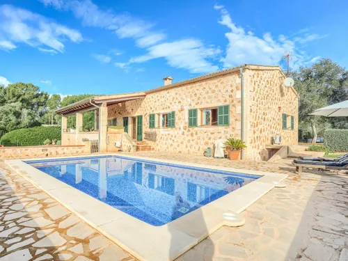 4 Bedrooms House / Villa in Calle Mare Selva