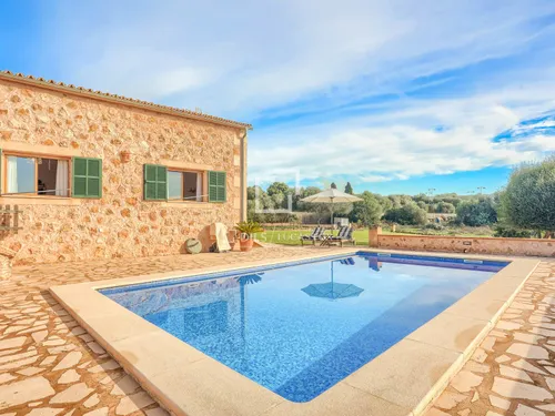 4 Bedrooms House / Villa in Calle Mare Selva